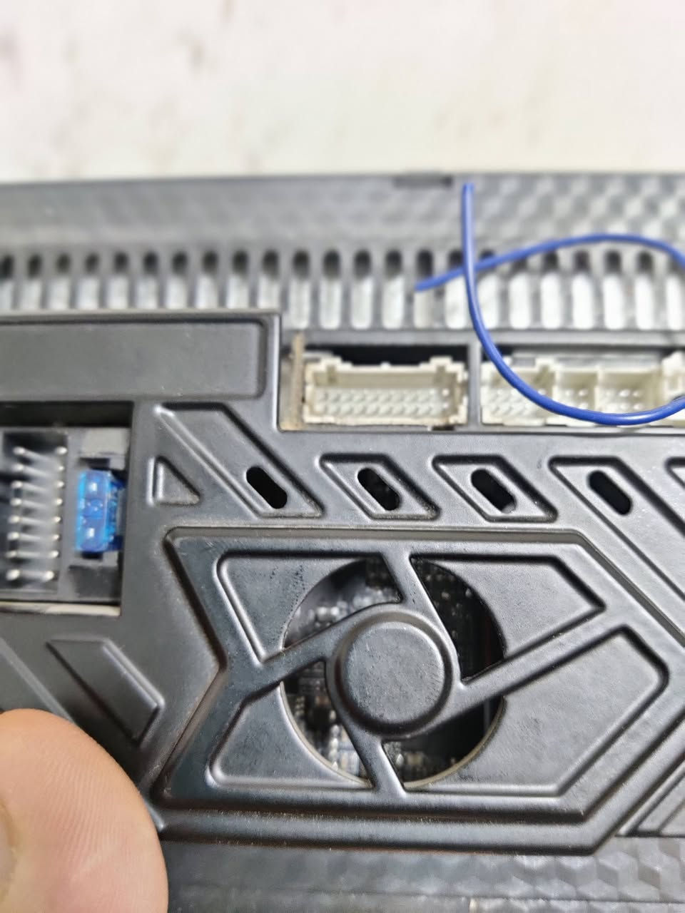 سلام عليكم شاشه سياره اندرويد حجم 9انج صوت عالي وواضح راديو جي بي اس شغال فلاش ميموري خزن فيديوهات 
فقط انارتها ضعيفه وترمش 
اعلى سعر ابيع 
***********واتساب فقط خلي سعر واطبلك خاص
