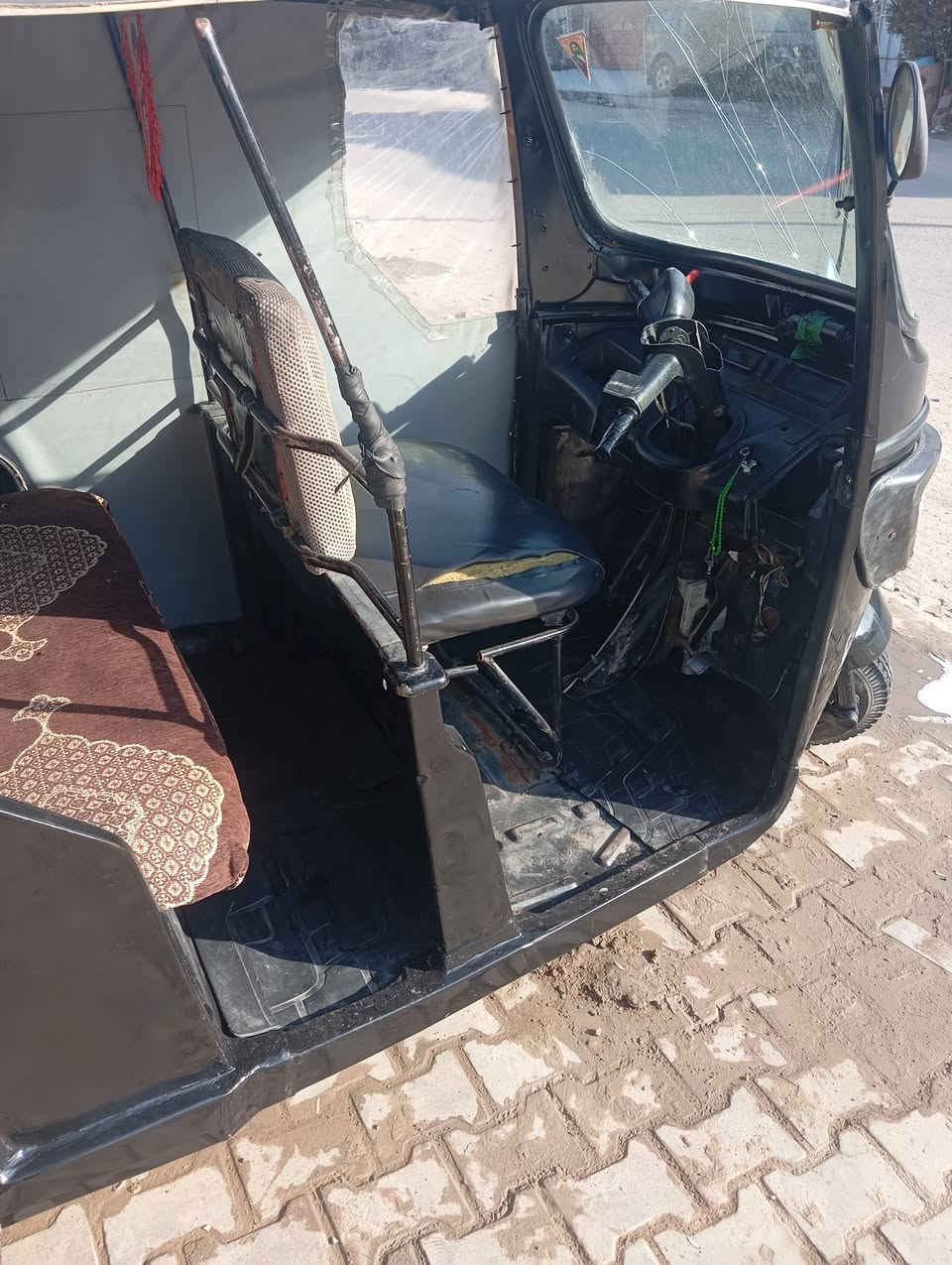 سلام عليكم تكتك 17اوراق تكتك جاهزه كبل لشارع مذب عليهه ربع كلجات جدد تجفيت جديد السعر 2250وبيهه مجال مكلف بل نشر العنوان بغداد المحموديه  رقم صاحبهه ***********
