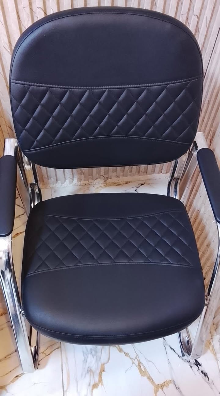 للبيع الكرسي 40 الميز ب70 مستخدم فقط شهر جدا نظيفات مكاني كربلاء للاستفسار ***********
