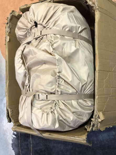 السلام عليكم للبيع خيمة نفخ لون صحراوي قياس ٣ متر في ٢ متر ارتفاع ٢ متر و١٠ سانتمتر وزن الخيمة ١٦ كيلو جديدة بالكارتون مع كامل ملحقاتها والبم سعرها ٢٢٥ الف تواصل خاص 
او ***********
