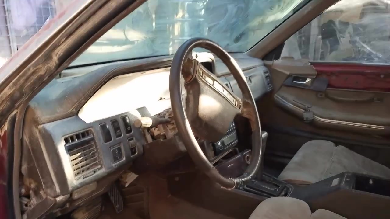 السلام عليكم عندي سياره للبيع بسعر 30ورقه وبيها مجال مكاني بغداد موديل 88 محركها بطه نقص عقل بس شغاله اصوليه سنويه بيها للاتصال والاستفسار الاتصال على هذا الرقم *********** رقمها صلاح الدين
