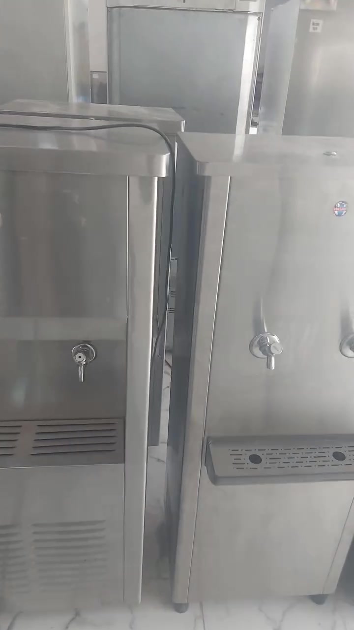 براد ماء باله كويتيه شرط الشغل حساوي ابو حنفيتين وابو حنفيه العنوان البصره قضاء المدينه خلف محطة الوفود الحكوميه البدران للإستفسار ***********
