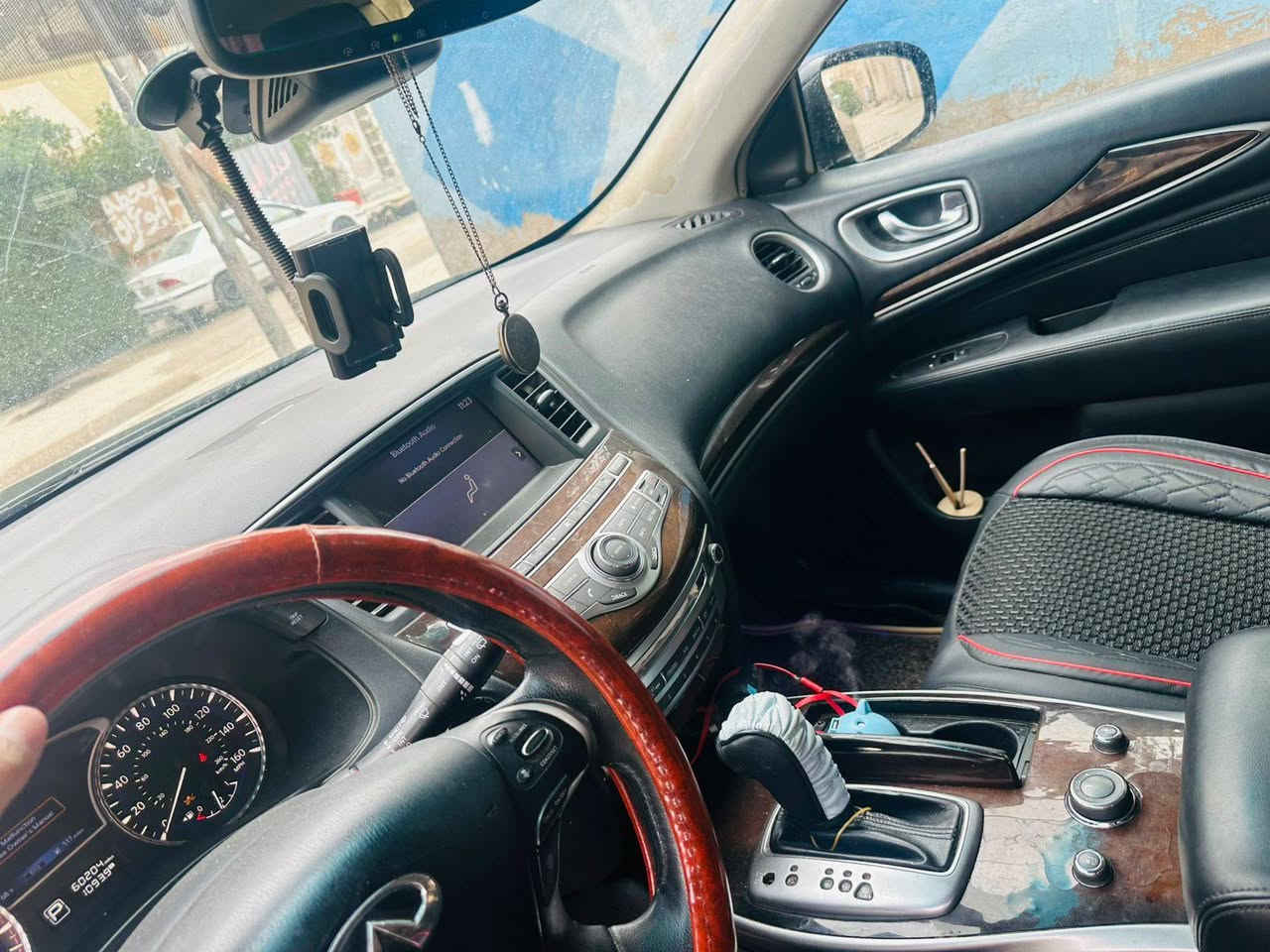 السلام عليكم الفخامة اليـابـانية 
للبيع انفينتي2020 qx60 
وارد امريكي 
 سيارة بيها  شخوط  كم قطعه صبغ ابيع صبغ عام 
حادثه من امريكا حرق كشنات 
‎ 🔸مواصفات 
🔰كشنات جلد لون اسود مع دوشمه جديده وارضيات اسود جديد

‎ 🔸محرك v6 3/5  سلندر
 🔸كير اربع انضمه ( سبورت-نورمل-ايكو-وثلجي )
‎🔸بصمة  +  تشغيل عن بعد 
‎ 3 شاشات 
‎ 🔸 4كامرات جانيه  اماميه خلفيه
‎ 🔸كراسي الامامية كهربائيه تدفئة+تبريد 
‎ 🔸ستيرن كهرباء + فول تحكم 
‎ 🔸تخم تايرات جدد
‎
‎ 🔸7 راكب 
‎ 🔸حساس امامي +خلفي 
‎ 🔸اضوية الامامية + الكشافات LED 
‎ 🔸نظام الاقتصادي بالبنزين 
‎ 🔸ماشيه ٩٠ الف
‎ 🔸 شاشات خلفيه 
استخدام شخصي فقط
                              
‎🔸سعر ١٤٠ ورقه مع مجال بسيط
🔸 رقم دولي سليمانيه

((((مكانها بالنجف))))
شراي اتصال فقط ***********
