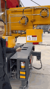 STT6 Crane for Sale 7 Ton Height 32 Meters . ارتفاع 32 متر ثقل متحرك كمبيوتر اضافه سله اتوماتك فول سيفتي ااسياره فوتون وكيل مرسيدس العراق اعلى صنف  مكيف علوي مكيف امامي اتصال على رقم ***********
