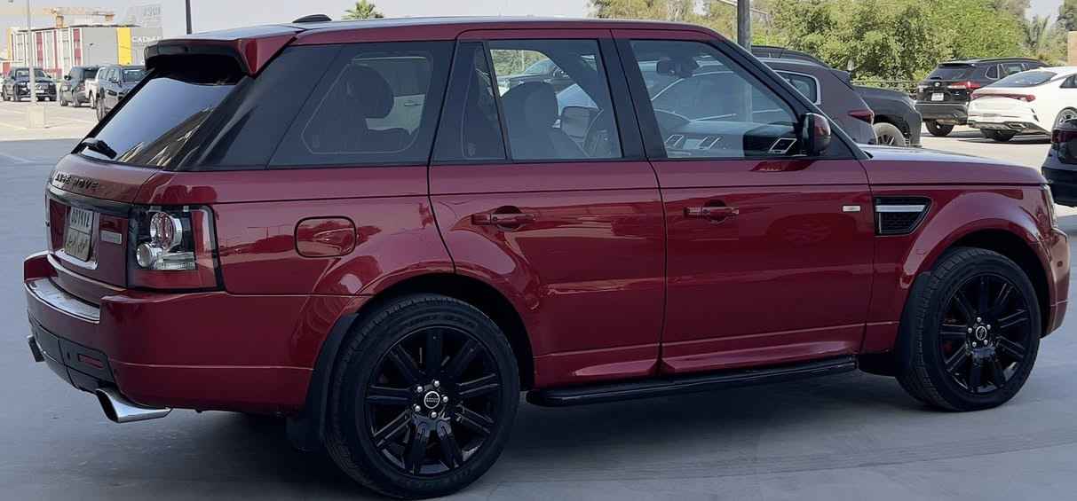 ...﷽ ...
RANGE ROVER - sport🪬
الموديل :- 2012

اللون :- احمر

المحرك :- V8   سوبر   

المواصفات فول فول 

:- بصمة 

:- سلايد 

:- كامرات درجة 360

:- رادار جانبي 

:- جكات  

:- مري شفط كهربائي 

:- فور ويل 4✖️4 ( دبل اكسل ) 

:- ستيرن تدفئة 

:- كشنات جلد احمر
:- لايتات زينون 

:- حساسات

:- سماعات HARMAN/KARDON 

السيارة جاهزة وبشرط الكير والمحرك والحدادية والكهربائيات  بيها 4قطع صبغ فقط بدون ضرر

للاستفسار اتصل :- ***********
سعر125وبيها مجال بسيط
