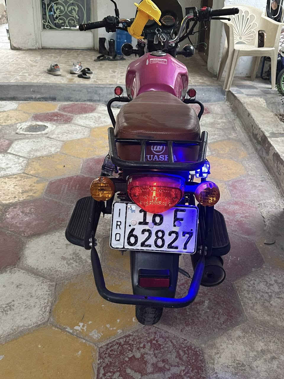 سلام عليكم دراجة هوشة موديل ٢٠٢٣ للبيع الدراجة مكفولة كفالة عامة من كلشي لا كلبة ولا تعديل تجي تشوف بعينك رقم قادسية با اسمي ثاني يوم ادورلك السعر ١٨٠٠ وبيهة مجال للاستفسار الاتصال ع الرقم ***********
