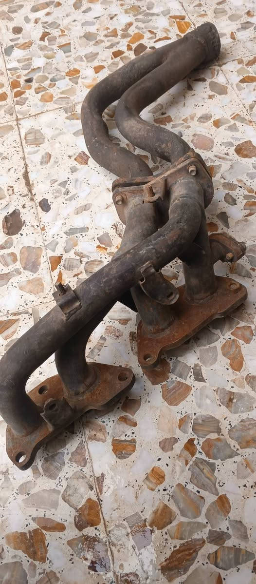 السلام عليكم شباب غراض كوستر سلف ودين مو مال حاويه ثنينهن 100 واتر بم 25 كلج مروحه 30 دكشن صالنصه كامل 75 تجوه مال باب السائق 35 قفل خشبه مال باب 30 الف  مكاني بغداد ولي بريد العينه والصينية هم موجودات عنه والفلاوين سعر 200 رقم الهاتف ***********
