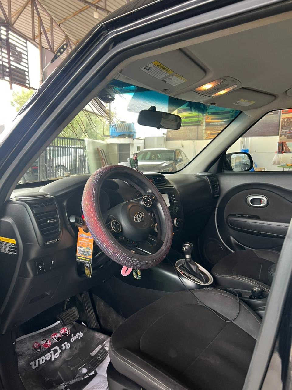 السلام عليكم
كيا صول اميريكي موديل 2019  
محرك 1600 
ضرر جاملغ 
ايرباك سليم 
تحكمات ستيرن 
رقم ديالى 
السيارة بأسمي 
السعر 120 وبي مجال 
الاتصال على الرقم 
 ***********
