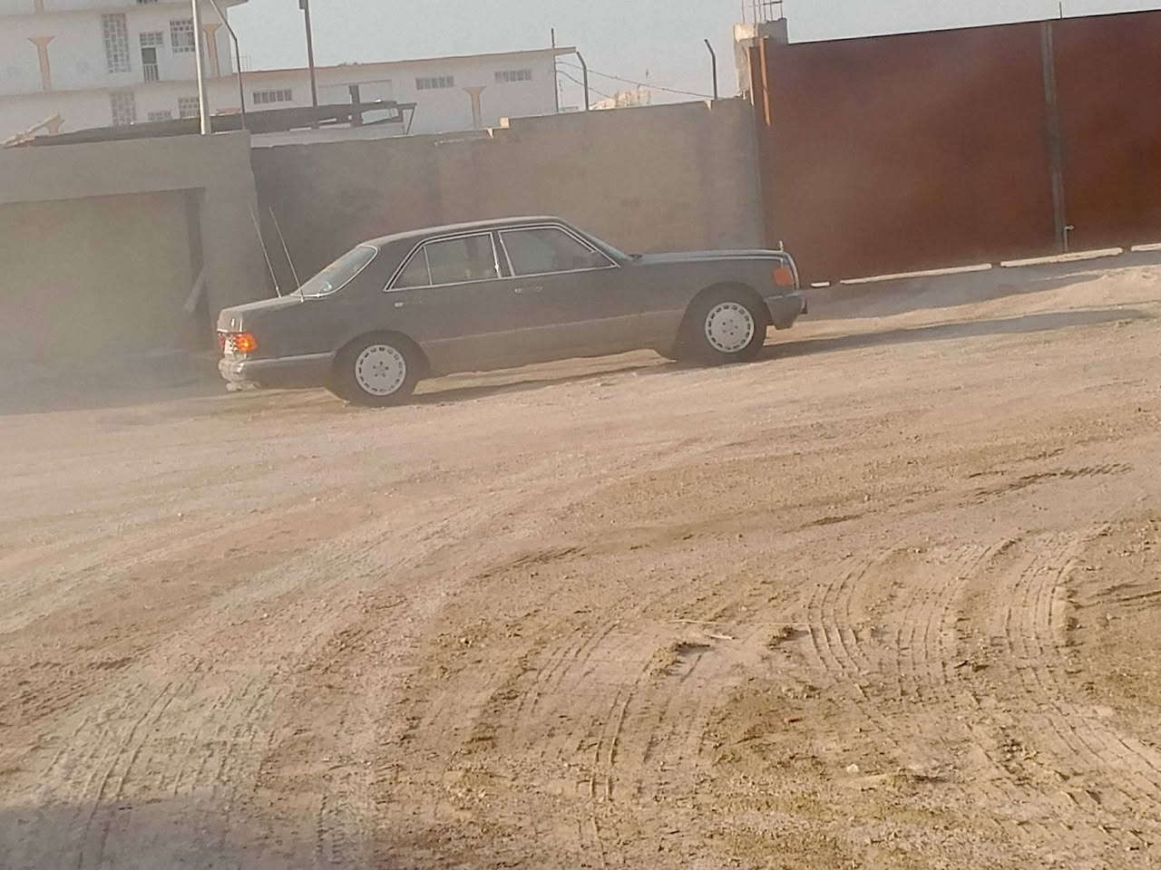مارسدس جامبو رأسي موديل 87 رقم بغداد انكليزي مداور ثاني يوم مكينه وكير بطه 300ديلكو سياره جاهزه من كلشي 
مطوب مراوس برينو 7راكب


**إذا كنت صاحب هذا الإعلان وتريد حذفه لأي سبب، رجاءا أرسل رسالة إلى الدعم الفني**
