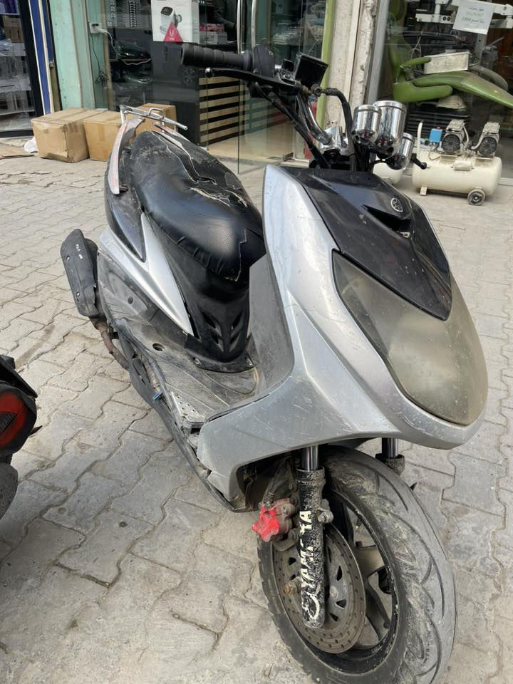 للبيع فحل جانت نوزل محولها كابريتر تجفيت جديد الدراجه بعدها على سحك كهربائياتها شغاله سلف وهندر الدراجه نكره شلعه ومعدل تخبل جانت رياضي الدراجه ورجعتها على بلادي   السعر450 مكاني بغداد الثعالبه 

 اتصال فقط مابي واتساب ***********
