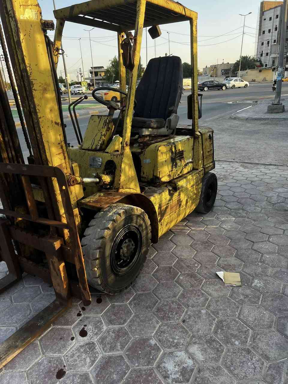 السلام عليكم للبيع رافعه شوكيه 2طن كاز حركتين شغاله جاهزه تحتاج ترتيب بسيط المكان واسط للأستفسار ***********
***********
