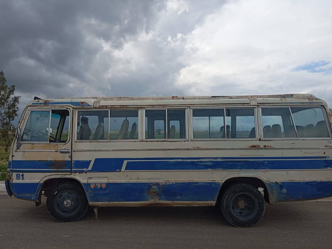 السلام عليكم كوستر للبيع موديل 82 گير ومحرك أكسل شرط تايرات جديد كهربائيات كامله رقم كركوك صاحبها كركوك السعر اربع ملايين 
للأستفسار ***********
