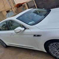 عندي كيا كوريس موديل 2014 ماشية ٧٢ الف كيلو خليجية وكالة الدولية الفئة...