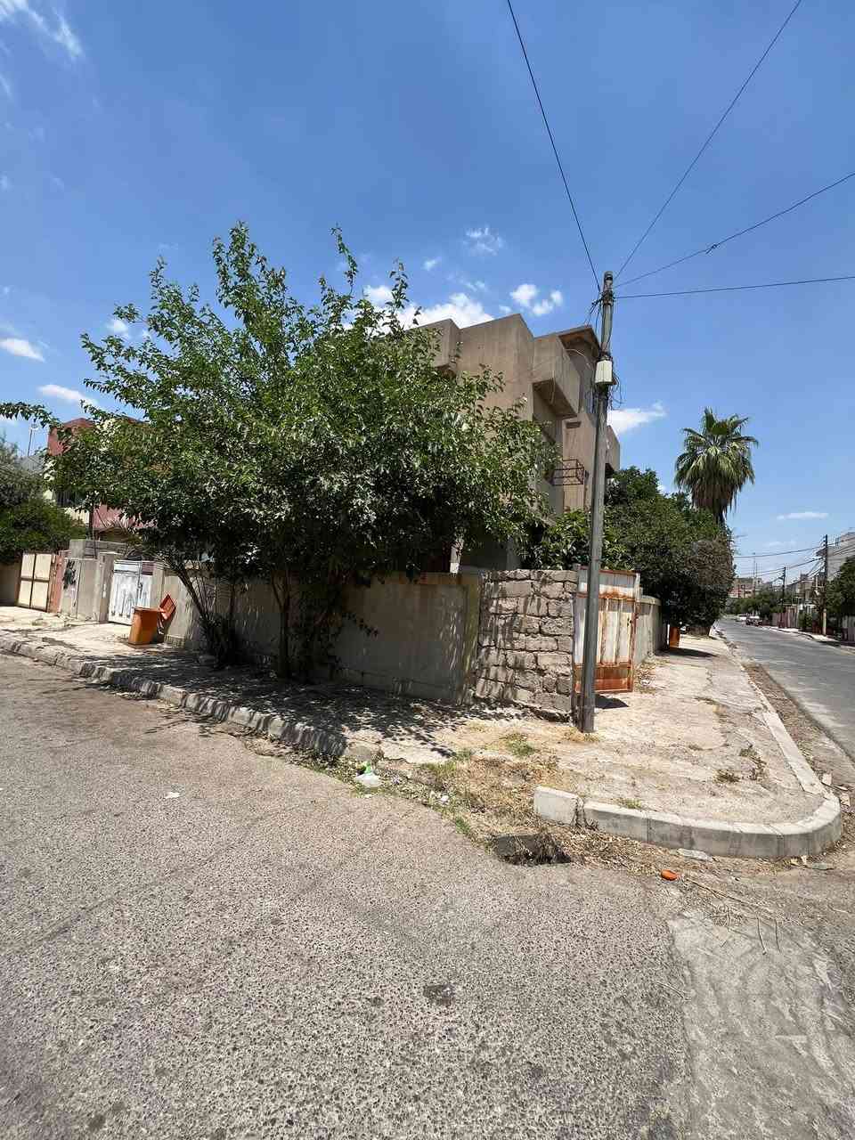 🏠دار ركن للبيع مساحة 183 متر الواجهة 15 × 12.2 متر

🛑طابقين بنا قديم بحساب ارض 🌀

1️⃣الطابق الاول : غرفة نومً  + هول + استقبال + مطبخ كراج + حديقة 🌳+ صحيات 🚾

2️⃣الطابق الثاني :  ثلاثة غرفة نوم + هول + بلكون + صحيات 🚾

📄سند سكني ملك صرف / شرط القرآر التمليك والتحويل

❌لانتعامل برفع سعر العقار عن سعرة الآصلي نجمع البايع بالمشتري مباشرتأ _ لا نوقف البيعة بخلاف عن الدالية

🛑موقع مميز جداً 💥

🔴سعر مناسب جداً ⚡️

🌍الموقع / حي المهندسين قرب (( منتزة المهندسين ))🌴

🔴يقع على شارع تبليط 12 متر ⚡️

للاستفسار

⏮️مراجعة مكتب العلاف لتجارة العقارات 🌟

أو الاتصال

☎️ أسيا ***********

أو

☎️ كورك ***********

⏪️مع العلاف للعقار استثمارك في آمان ⭐️

🌐عنوان المكتب / الموصل _ حي الزراعي قرب جسر السويس 🔥 

📌نستقبل عقاراتكم وطلباتكم العقارية .
