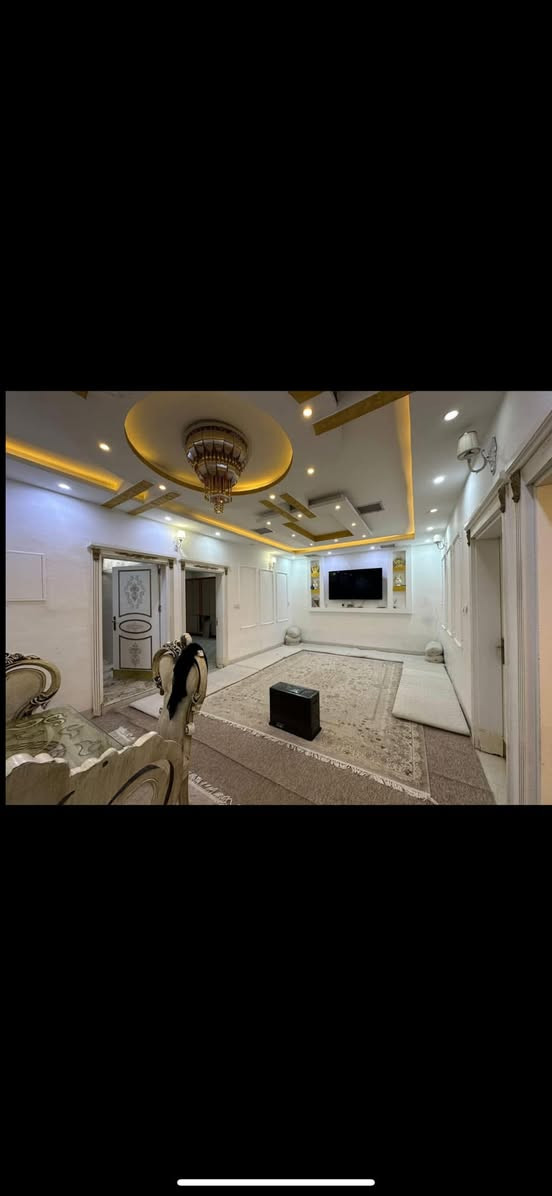 دار مضمون للبيع طابقين كامل  240 متر 

#فوك 4غرف نوم + هول +صحيات
#جوا 2 غرف نوم + مطبخين + استقبال + هول 5*10
الدار سقوف مغربي وثانوي

كركوك أسكان موقعه جدا حلو فول خدمات

سعر 125 وبي مجال

للأستفسار *********** أو *********** أو زيارة المكتب آرو
