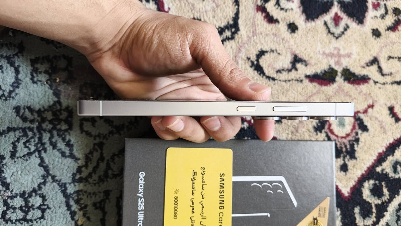 السلام عليكم
S25 Ultra 
ذاكرة 256
 نظافة مثل متشوفون بالصور
ضمان عين الفهد
اللون ابيض 
كامل المحتويات مع الكارتون
السعر 1150 وبيه مجال بسيط حك الجية
للاستفسار *********** متوفر واتساب
العنوان بغداد مجمع بسماية
