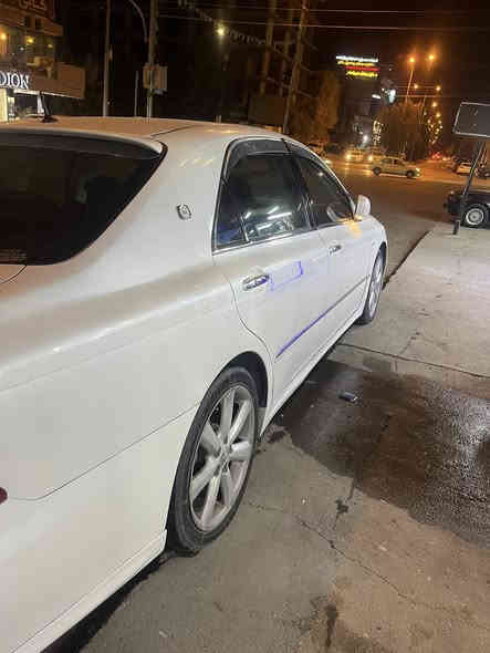 سڵاوی خوا لە هەموو لایەک.                                      شاهینە ٢٠٠٥(١٨٠) بچوک بە بچوک  بەس مووس
دەنک مەسرەفی نییە
بێ دووکەڵ بەشەرتی گێڕو مەکینە
٤دوگمە
لایتی ناوچەی کوێر
شاشە و کامێرە
 بەسمە ڕەش
ناو ڕەشی فۆرمیکا ڕەش
بەنزین زۆر کەم دەخوا
سەیارەی مەعرەز نییە 
دەعامی پێشەوە یەک تۆز بۆیاخی هەیە
بۆ سعر نامە بنێرن ***********
