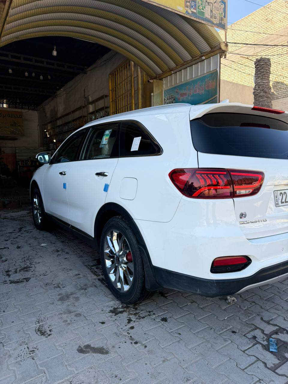 سلام عليكم 
سورنتو. مديل 20 
محرك 6 V
فول مواصفات. عده البنرامه 
بصمه. 
بردات خلفيه 
حساس امامي وخلفي 
اوتو هولد 
7 راكب 
تبريد 3 قطع 
ماشيه 90 الف 
كفاله عده بارد 4 أصابع 
كير ومكينه جدد بلا فتح 
جنطه ذكيه 
سعر 253 وبيهه. مجال.  
مكان سياره نجف الاشرف 
جديده سياره وبلعافيه ع ياخذهه 
الاستفسار *********** النجف, العراق
