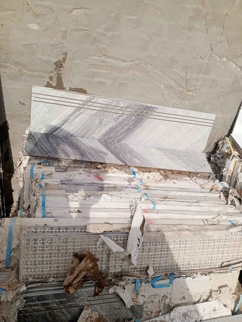 السلام عليكم هذول بايه ومرايه مالت درج 3 الوان البايه كامله ع 4 ونص كميه بيهم خير من الله‏‪***********‬‏
