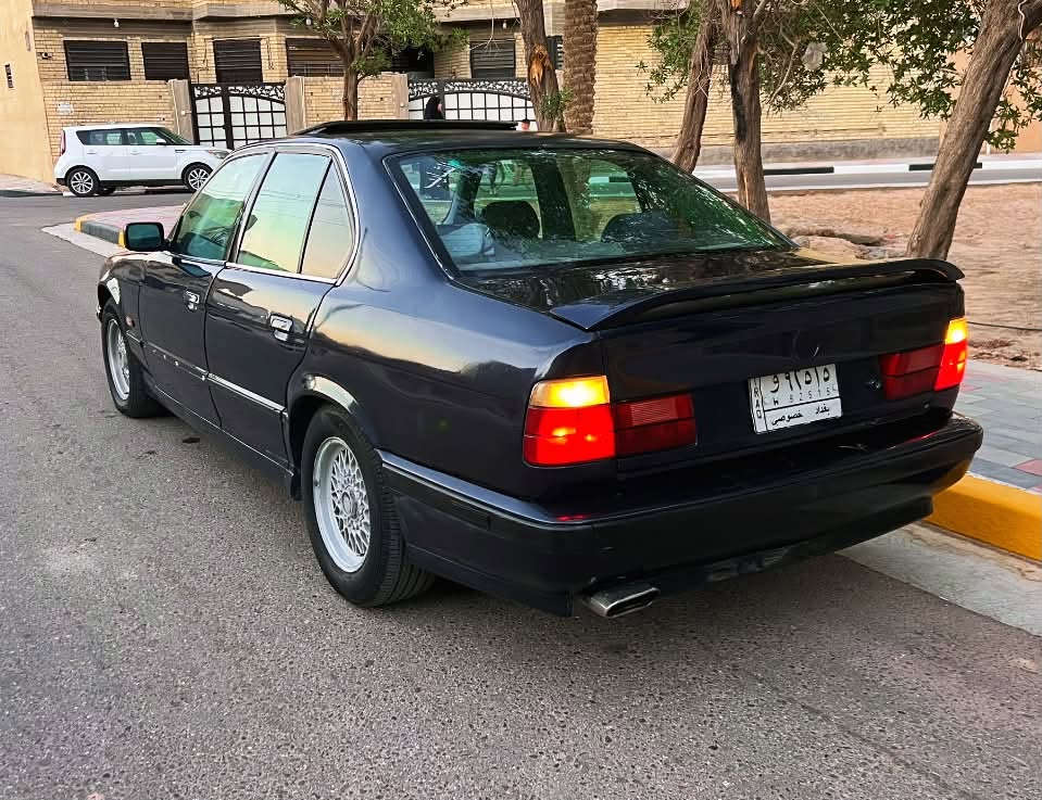 سلام عليكم
موديل 1995  دبل ايرباك دبل جكمجه  

حجم525 اصل بليته وسنويه 

مكينه مسكر عدل مكينه وكير جدد لاتبخير ولاتنقيص  نهضه وسرعه +انسه حماوه

تخم تاير جديد 

 فتحه كهربائيات كلهه جاهزه 

  منضومه مال تبريد جديده من الفريز للراديتر كله جديد 

سعرهه58وبيهه مجال 

مكانهه كربلاء مداور ثاني يوم رقم بغداد مشروع وطني 

***********
