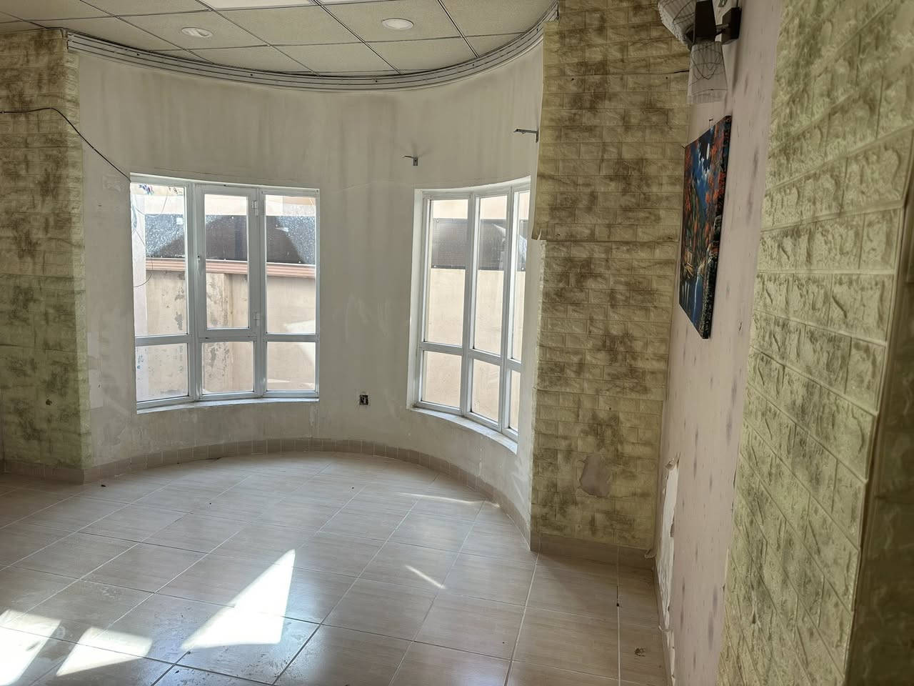 بيت للايجار ب مجمع المناره قرب سوق لنكة جديدة
البيت  ٢٠٠ م طابق واحد بي استقبال و مطبخ و صاله ٢ غرف نوم
الايجار ٦٠٠ الف 
***********
