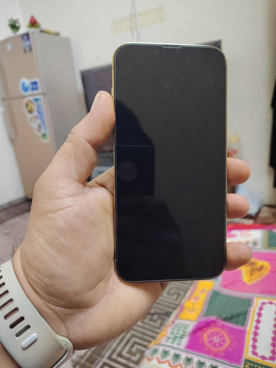 ايفون 13 برو ماكس شرق أوسط الجهاز مكفول لا تبديل ولا فتح ذاكرة 256 البطاريه 82  مكفول من كلشي مكاني بغداد حي القاهرة السعر 650 الف
***********
