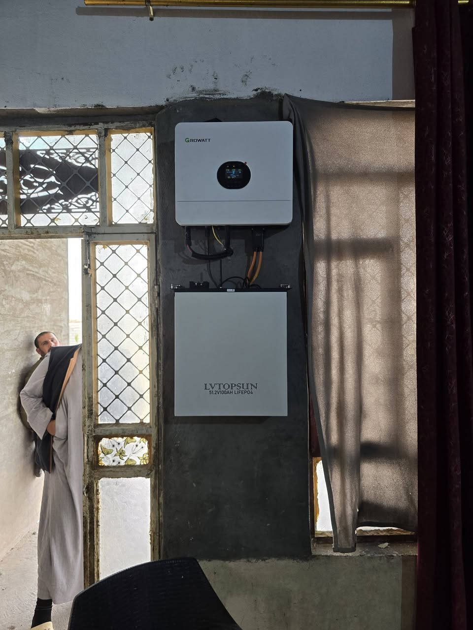 اليوم االسبت 2026/2/14
تم بعون الله إكمال نصب و تشغيل ثلاث منظومات للطاقة الشمسية و تفاصيل هذه المنظومات 

 المنظومة الأولى نصبت في قضاء. بلدروز وتجهز 10 أمبير نهاراً و 5 أمبير ليلاً و تتكون المنظومة من:-

- الواح  عدد 5 قدرة اللوح الواحد 630واط 
 بطارية ليثيوم 5 كيلو واط
انفيرتر قدرته 6.2 كيلو واط 
اجهزة حماية و قواطع ديسي دبل عازل

 المنظومة الثانية نصبت أيضاً في قضاء بلدروز  وتجهز كذلك 10 أمبير نهاراً و 5 أمبير ليلاً و تتكون المنظومة من:-

الواح  عدد 5 قدرة اللوح الواحد 630 واط 
بطارية ليثيوم. 5 كيلو واط
 إنفيرتر.  6.2 كيلو واط 
 أجهزة حماية و قواطع 

والمنظومة الثالثة نصبت أيضاً في قضاء بلدروز  و تجهز 10 أمبير
نهاراً و 5 أمبير ليلاً و تتكون المنظومة من:-

الواح  عدد 5 قدرة اللوح الواحد 630 واط 
 بطارية قدرتها 5 كيلو واط
انفيرتر قدرته 6.2 كيلو واط 
4- أجهزة حماية و قواطع ( AC + DC )

 ***********
