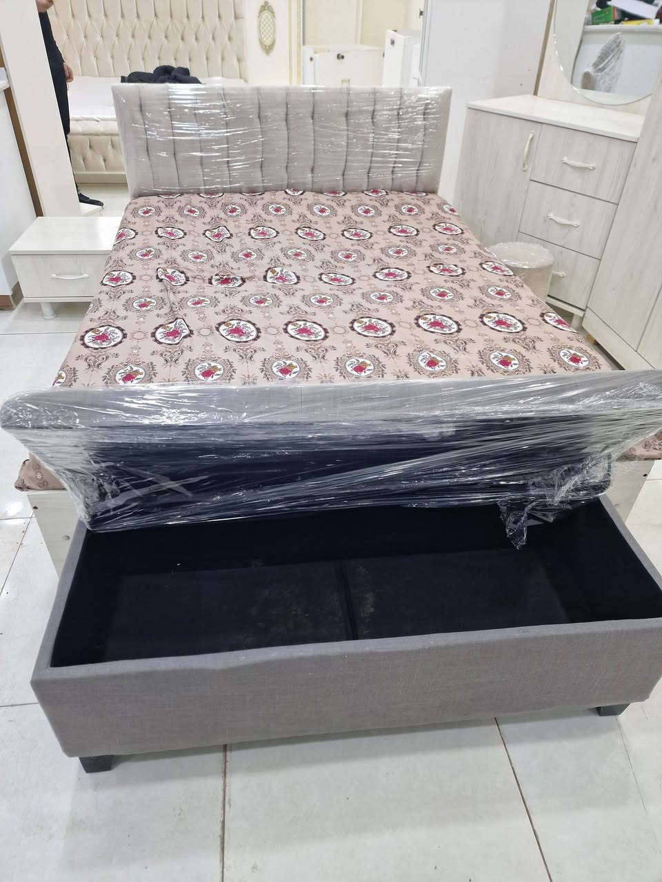 ژووری نوستنی دەستکرد 6 پارچە
زۆر تۆکمەو چاک وپاک ماوەتەوە 
سلیمانی/کانی سپیکە /پشت مزگەوتی تەبای 
***********
