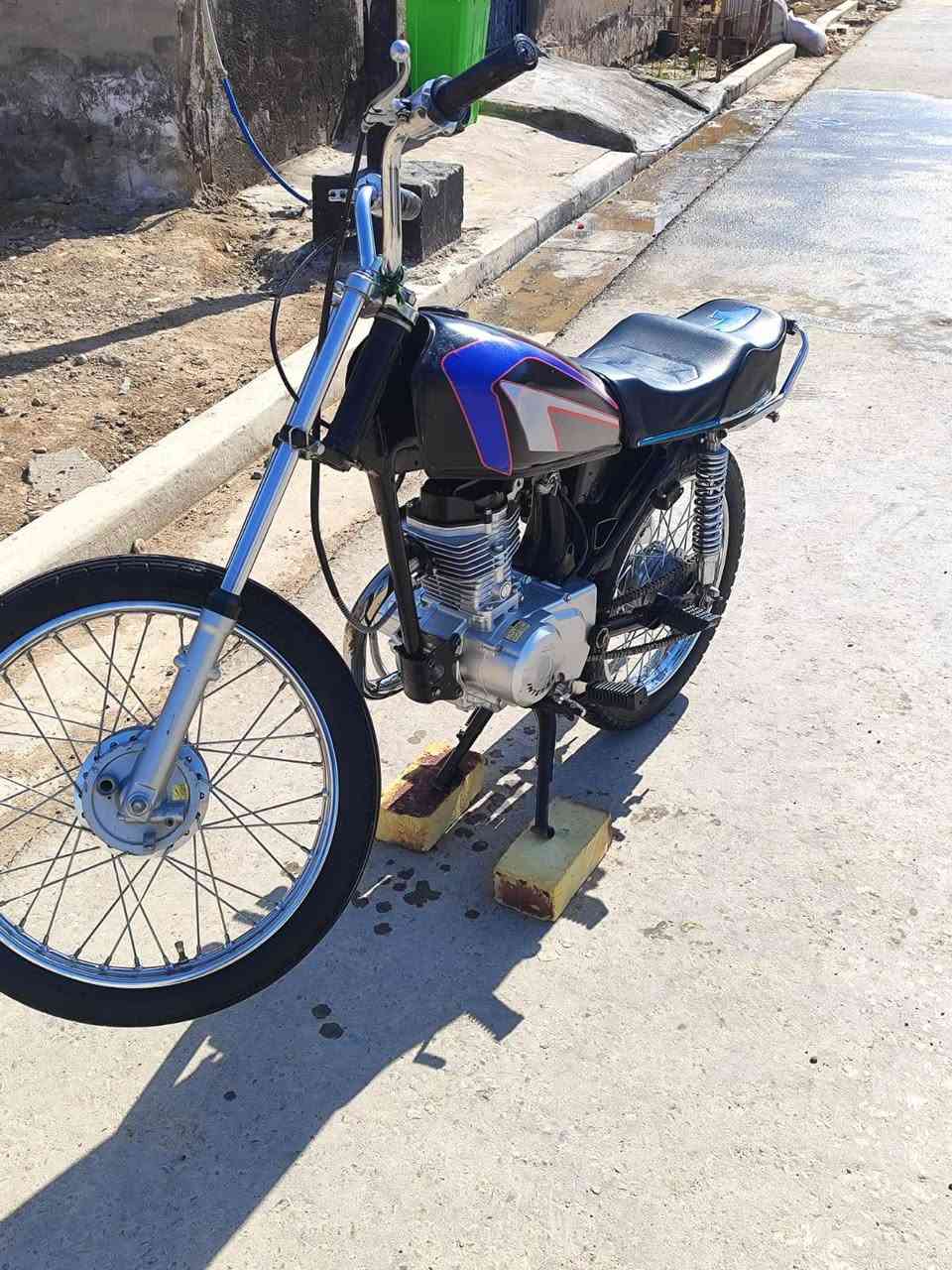 سلام عليكم شباب دراجه للبيع السعر 700وبيه مجال
***********
