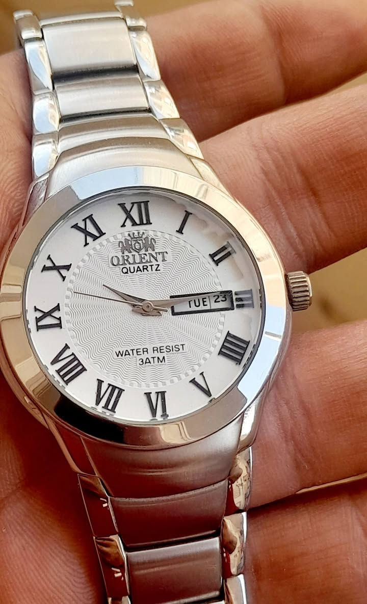 Costa silver 💥 
 اورينت  ياباني كوارتز كلاسيك  بطاريه  حاله  ممتازه  بدون  مشتملات  كما  هو  موضح  بالصور 😍😍
📌العنوان: طنطا شارع المديرية.
                 طنطا شارع الجلاء
جنوب سيناء. شرم الشيخ .السوق القديم مول تيران محل ٨٠
للتواصل والإستفسار على رسائل الصفحة أو واتس 01000188248

متاح شحن جميع المحافظات.
الدفع فوري .فودافون كاش أو عند الاستلام 

#كوستا_للفضيات #فضه #انسيال #احجار_كريمة #دلاية #Costa_sliver #silver_jewelry  #silver #ring #bracelets  #stones #gemstone #sale #watches #swisswatches #silverstone  #gift #Pandora 
#Fashion #fashionlover  #pandent  #sterlingsilver #pearls #jewelryfactory #manufacturer #silvermaker #daily #jewellerydesign


**إذا كنت صاحب هذا الإعلان وتريد حذفه لأي سبب، رجاءا أرسل رسالة إلى الدعم الفني**