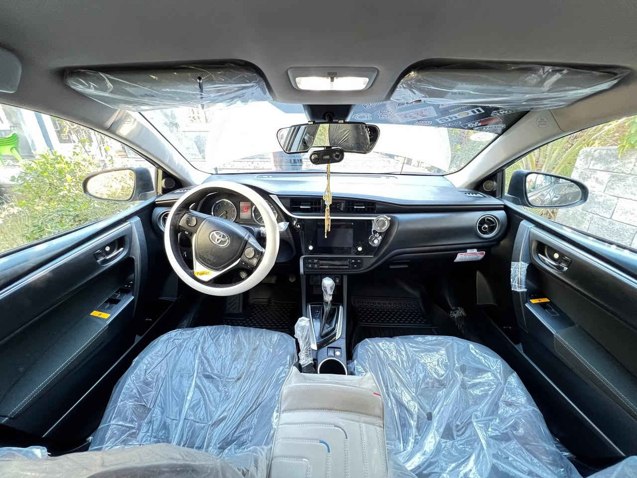 كورولا 18 باسمي ال اي حادثه خلفي سياره كلش نظيفه مال جيني مواصفاته رادار مثبت سرعه تحديد مسار توقف ذاتي شاشه كاميرا بلاديه حجر بيئه بلادي ايرباك سليم العداد 70 ميل مكينه وقير وتبريد وحداديه بحاله الوكاله عاوزها بس زوج اطارات فقط سياره مال جيني ما مشتغله تاكسي رايدها 125 وبيها مجال تعالوا بيكم خير وتدللو تلفون ***********
