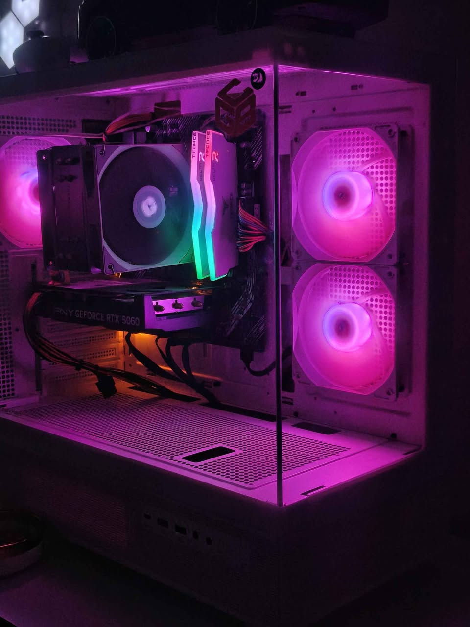 Pc 
Cace DARK FLASH 
GPU ( RTX 5060 DUALL PNY 8G ) 
CPU ( R5 5500 ) 
RAM ( 16 2×8 TFORCE ) 
PW ( 650W ) RGB 
(HARD ( 512 GB SSD 
HARD 2 ( SATA LENOVO 512 SSD) 
KEYBORD ( AULLA F75 PRO MAGNATIK )
_____
karkuk / price 1200 IQD كركوك, العراق


**إذا كنت صاحب هذا الإعلان وتريد حذفه لأي سبب، رجاءا أرسل رسالة إلى الدعم الفني**