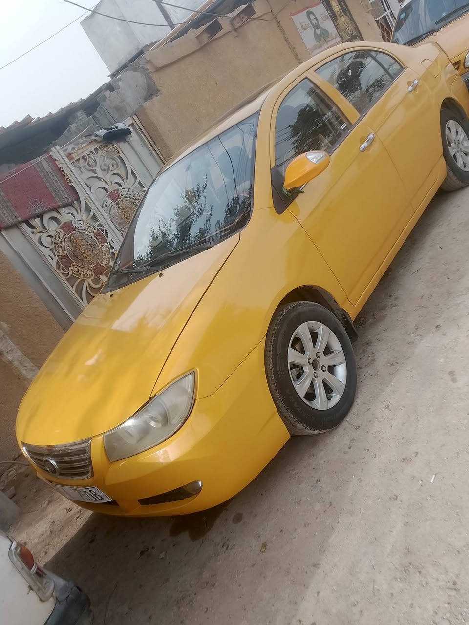 ليفان موديل 13بسمي رقم نكليزي هيئةوغرمات مصفره محرك كير كورلا عادي عنوان  بغداد الزعفرانية الشراي يتصل ***********عارضها 40
