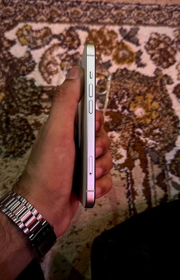 iPhone 15 

١٥ عادي للبيع .
جهاز جديد بطارية 100%🔋 
ذاكرة ١٢٨ 
 مكفول من الخدش ماكو فرق بينه وبين الجديد 

شراي واتساب فقط مو شراي لا تراسل
***********
