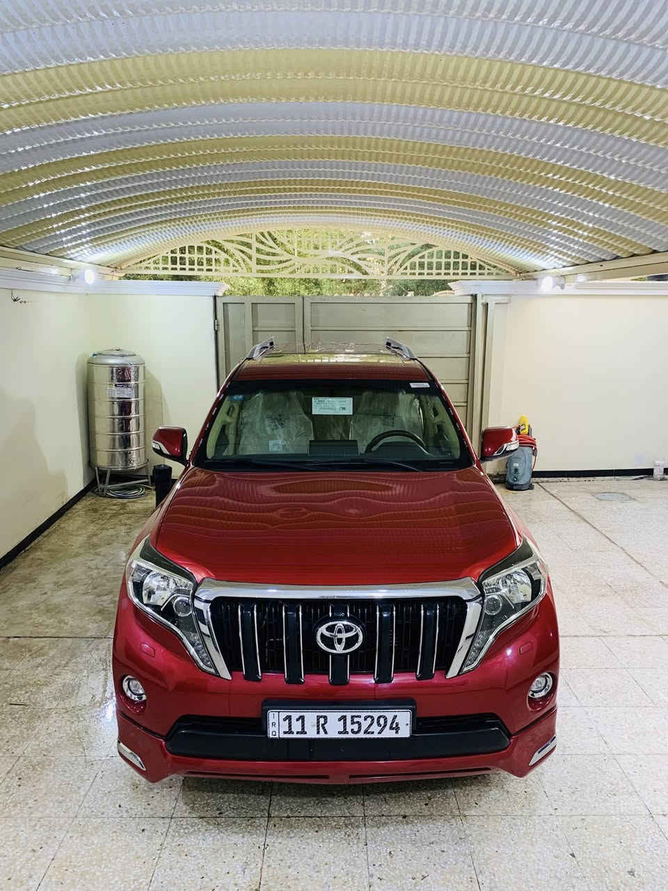 سلام عليكم عندي سياره البيع برادو موديل 2017 رقم بغداد دولي جديده سياره وحلوه مكفول فول فول موصفات عنوان بغداد ولشراي يتصل على رقم ***********
