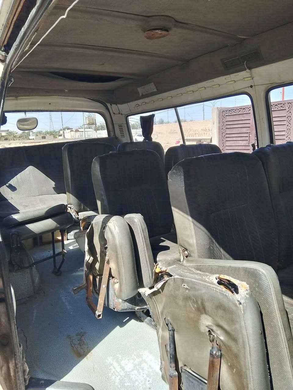 السلام عليكم سياره فتون للبيع موديل 9 السياره مكينه جديده و كير جديد و ضفيره مال  مكينه جديده و اكسل نضيف و جامه اماميه جديده و صدر امامي و خلفي جديد و السياره بسمي و مصفره هيئه و مرور و ضربه و رقم كربلاء و مكان السياره كربلاء ***********
