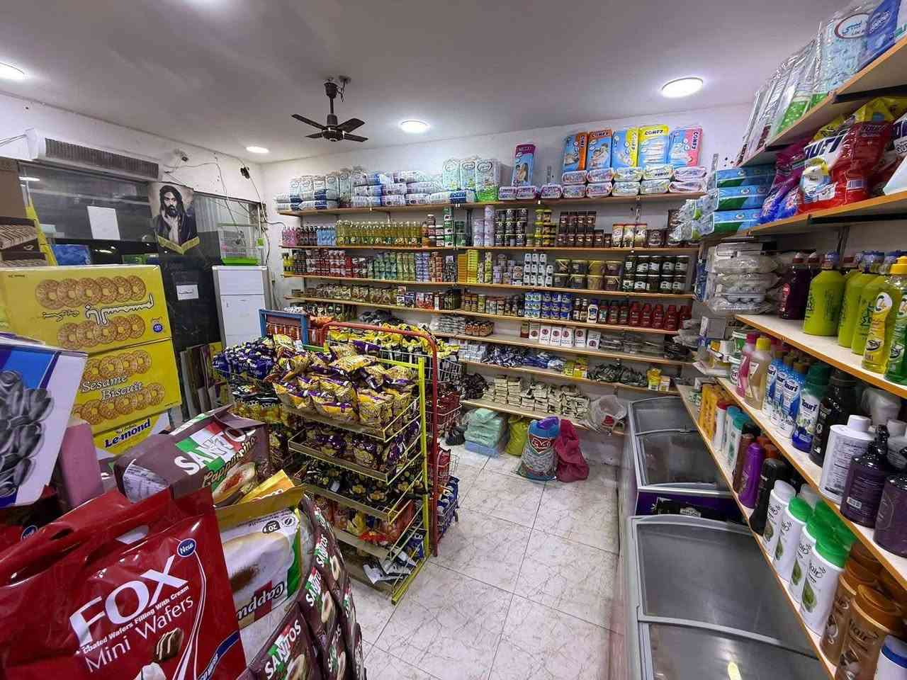 محل للبيع مع كافه محتوياته محل علي رجل كامل من مسواك وغراض ورفوف حديثه مكان المحل طشاش شارع اسعاف الفوري ولمحل مكانه مقابل معمل المرور للاستفسار ع رقم الخاص مسدود رقم صاحب المحل ***********
— في ‏داموك حي الميمون‏.
