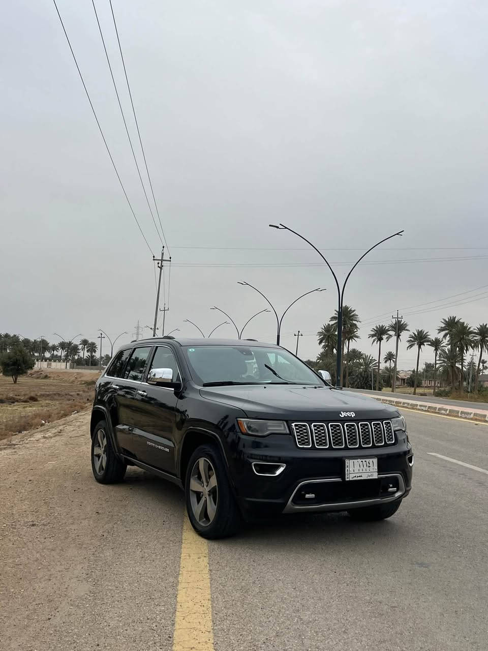 السلام عليكم
جيب گراند شيروكي ٢٠١٥ وارد امريكي 
فول مواصفات اعلى فئه 
بصمه بنوراما كشنات جلد تدفئه وتبريد 
بيها بس بنيد كلير والباب الخلفي والجاملغ جهه السايق فقط 
عليها رقم مميز 
السعر ١٧٠ وبيها مجال 
مكانيّ الخالدية 
للاستفسار ***********
