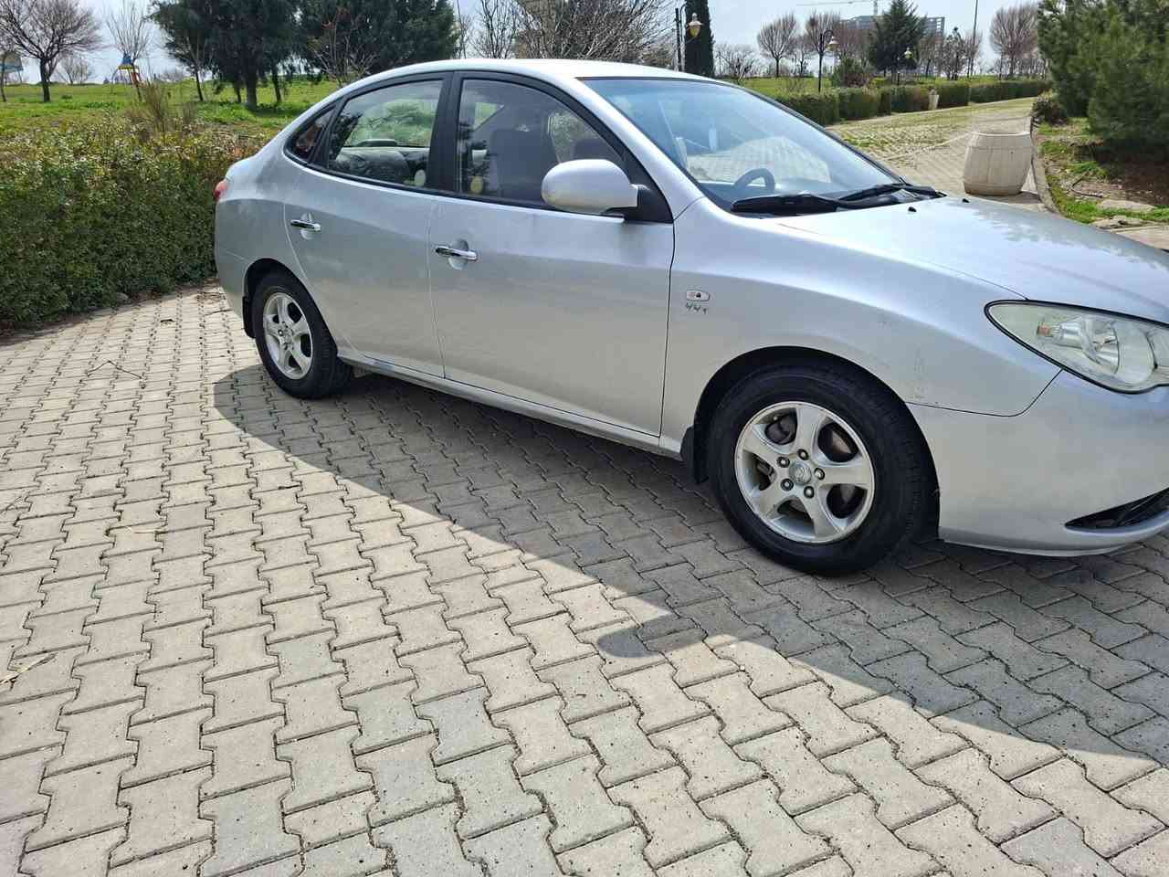 بسم الله رحمان الرحیم
ئاڤانتی مۆدیل ٢٠٠٩
بڕاوە بڕاوە
 هۆندا ئاڤانتی 
مەکینە ١٦ دکشن بەرزی مەرخوب 
کوشن جڵد کوشن هیتەر
تەبرید ساردو گەرم تەبرید لەمس
هەمو گیانی ئیش دەکات  بێتەقەو ڕەقە
٤ تایەی تازە ، یەک گڵۆپی ناو شاشە پێنیە
پێشو پشتی کەپس کەڤەر گۆڕاو بەشەرت
شوێن ڕانیە
0750 181 91 61
