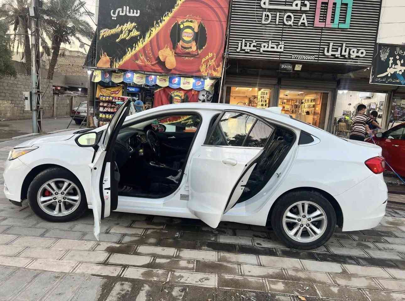 Chevy cruz 2018

ماشية 114 الف 

بيه فقط جاملغ عكس السائق

مواصفات LT

سيارة جاهزة ومابيه نقص 

كير ومكينة مكفولات برغي ممفتوح بيه 

رقم سليمانية باسمي رقم وسنوية جدد الدولي 
السعر 100 وبيه مجال 

مكاني السيدية ***********
