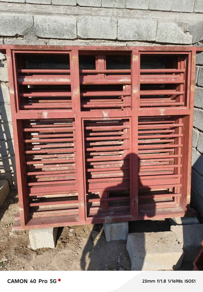 للبيع -٣-أبواب + ٦ شبابيك
العنوان: ابوجسرة
الهاتف: ***********
