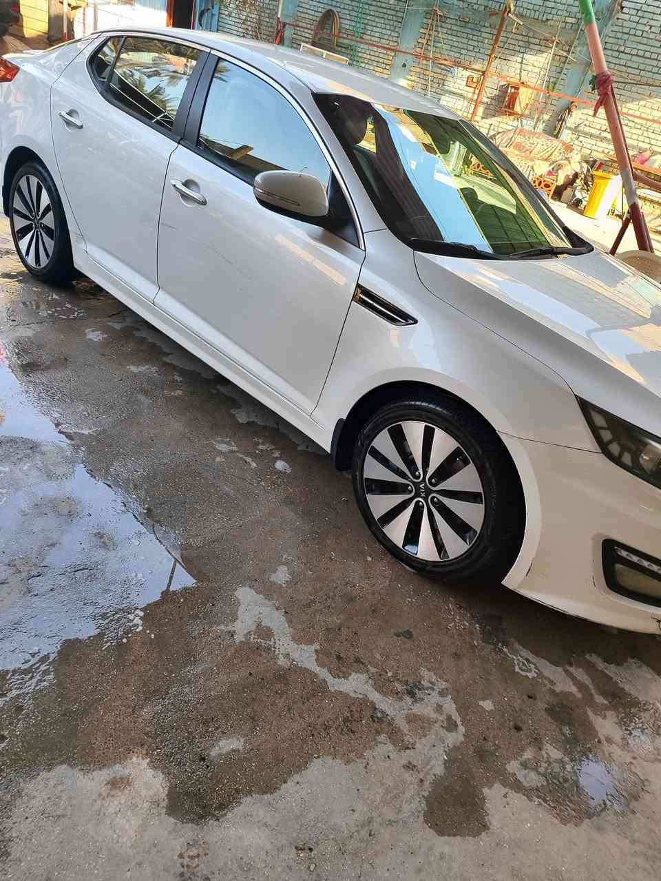 سلام عليكم
اوبتما 2013 خليجي، 

اربيل بأسمي هزتها مساقطة

فول عده البانوراما 

بصمة، بصمة ابواب جنطة

مري شفط اشاير بالمري

تحكمات تبريد قطعتين مواصفاتها معروفة

مكينة مفتوح كير مكينة في حالة جيدة

بيها بارد شبر بالچاملغ الخلفي وطخة 

خفيفة وشخط موضح بالصور السيارة مكفولة 

من غير ذني السيارة خير من الله 

عليها ادامة جديدة+ تخم تاير جديد

باتري جديد منظومة تبريد جديدة

مناقصها غير افريز السيارة خير من الله

 مكان السيارة كربلاء المقدسة

السعر 132 بيها مجال بسيط جدا الشراي يتصل

***********
