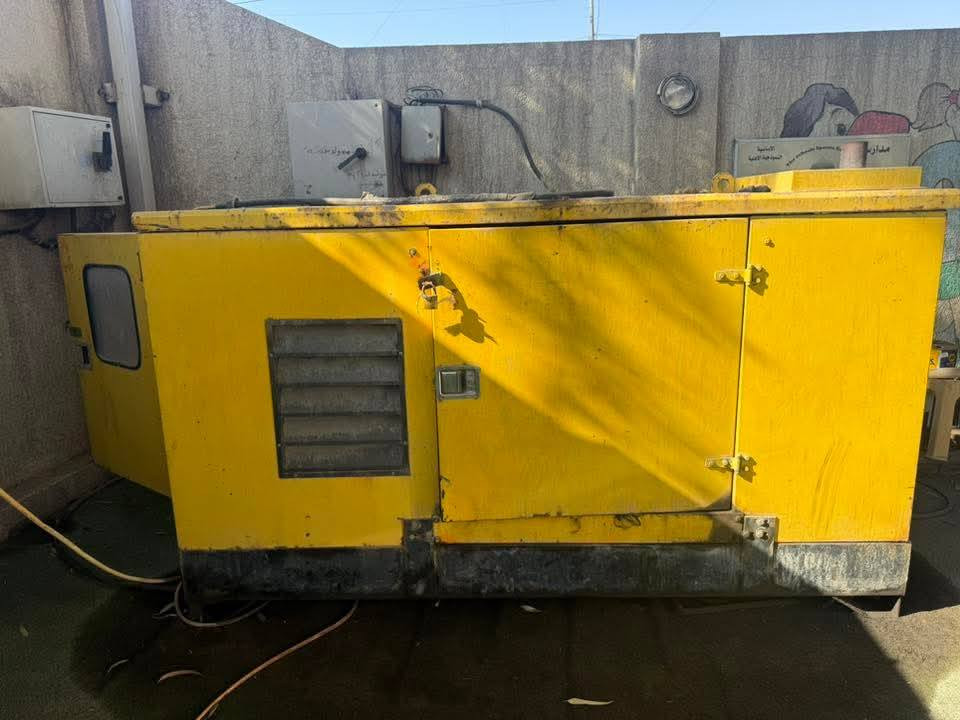 مولدات البيع عدد ثنين بيركنز 45كيفي بيها صوت بل مكينه سعرها 23 مسابوشي ٦ كيفي ما بيها شي وليرات مالتها محتركه سعرها ١٢ مكان بغداد الحبيبيه رقمي ***********
