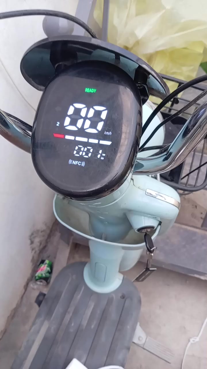 السلام عليكم دراجه شحن حجم 14 و 3 ساعات سرعتها 60 بصمه وسويج و بلوتوث سعرها 225 الف مكاني حي الجهاد


**إذا كنت صاحب هذا الإعلان وتريد حذفه لأي سبب، رجاءا أرسل رسالة إلى الدعم الفني**