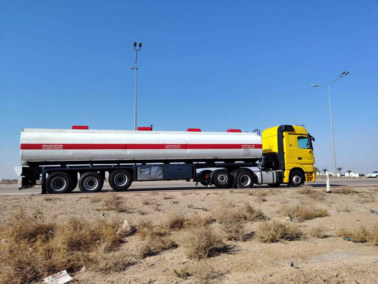 اكتروس سنكل خلفي ٢٠٠٤ طوناجه GPS وتصريح بايلر تكيال ٣٦٠٠٠ تانكي أردني شاصي ١٠ مجموعه جوبلس شغل خليل الحداد السياره مكفوله قماره شاصي ومحرك سبلت شغال على البطاريه تخم تاير شغاله حالين على مصفى كربلاء رقم انبار مشروع وطني دخول الأردن تحويل مباشر المكان الرمادي ***********
