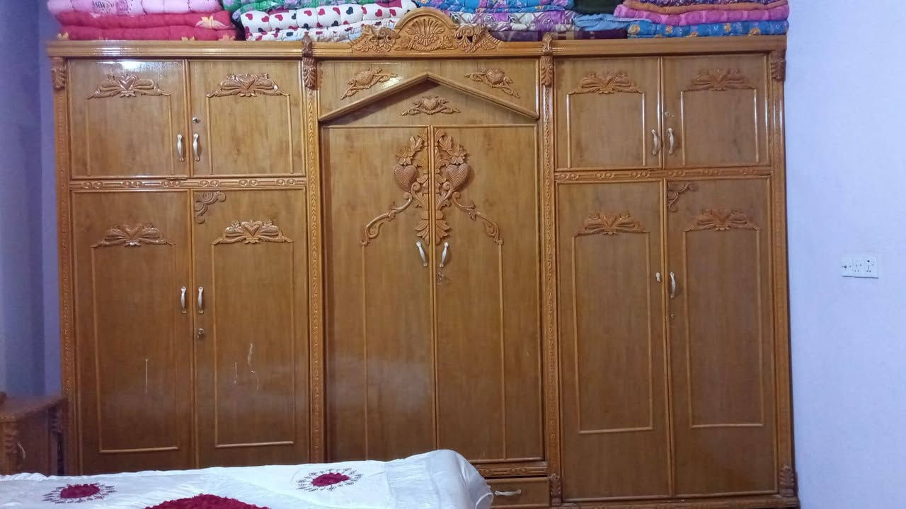 السلام عليكم اخشاب للبيع***********
