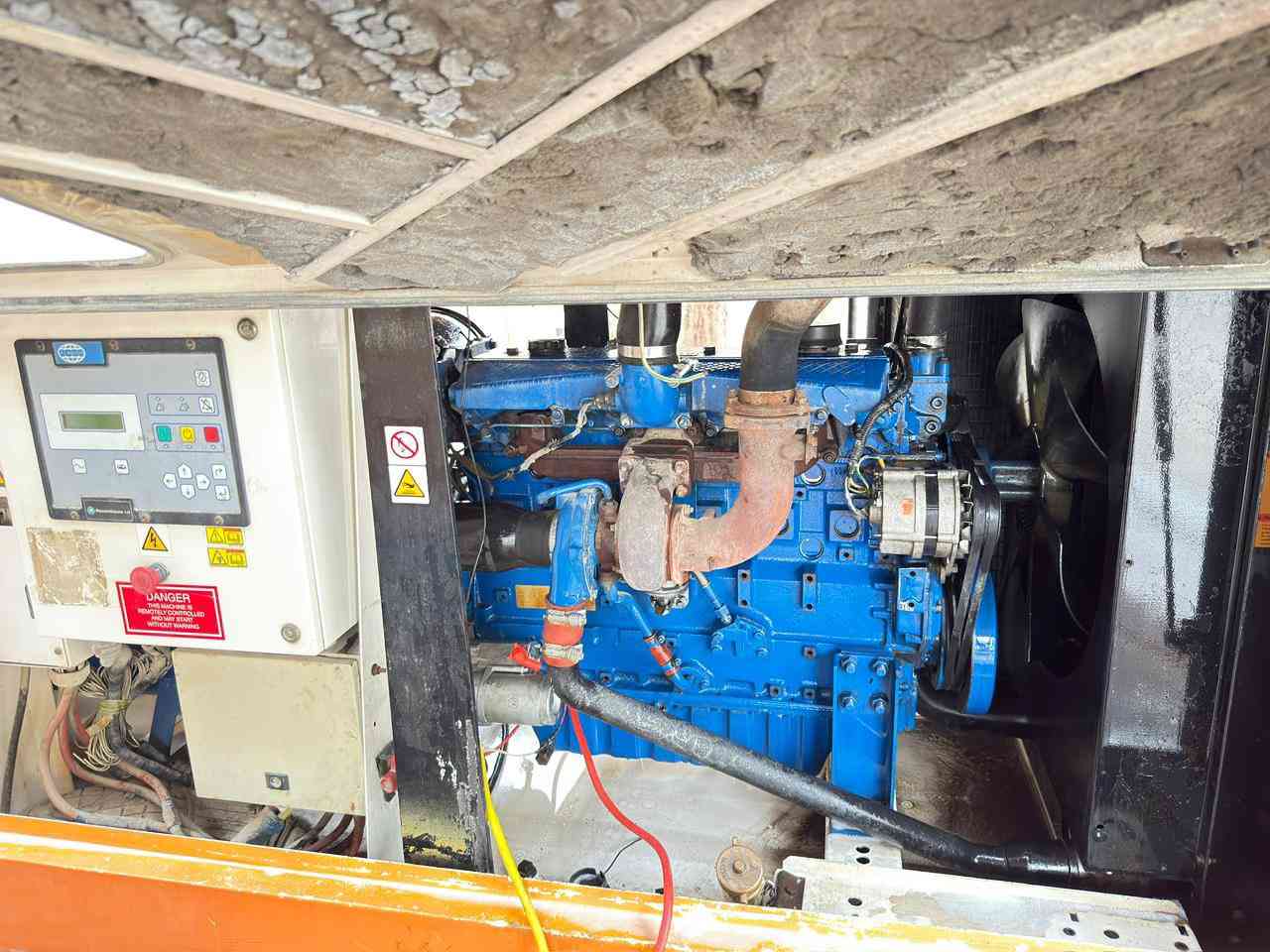 بيع مولد بيركنز اف جي ولسن اصلي 165 كيفي مامفتوح شرط فحص كامله مع بورد مع خزانات مع غرفه سندويج 
***********
