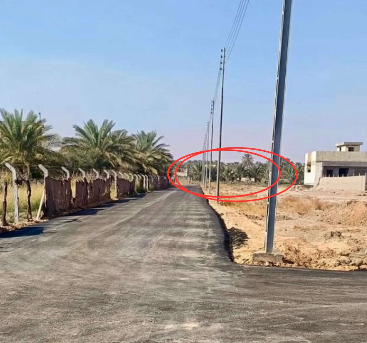 🛑🛑قطعة ارض  400 متر  في مجمع يقع بين التاجية وجامعة المستقبل يبعد عن طريق النجف 500متر ومجاور ارض تابعة للعتبة مخصصة لانشاء مستشفى
الارض طابو زراعي (ملك صرف) وليس حق التصرف وغير مملوكة للدولة (كما مؤشر في السند⬇️⬇️)
تحويل اسهم مباشر
السعر 96 مليون وقابلة للتفاوض 
الخدمات كاملة تبليط للباب وماء اسالة وكهرباء 
للتواصل مع اصحاب الارض مباشرة:
***********
***********
