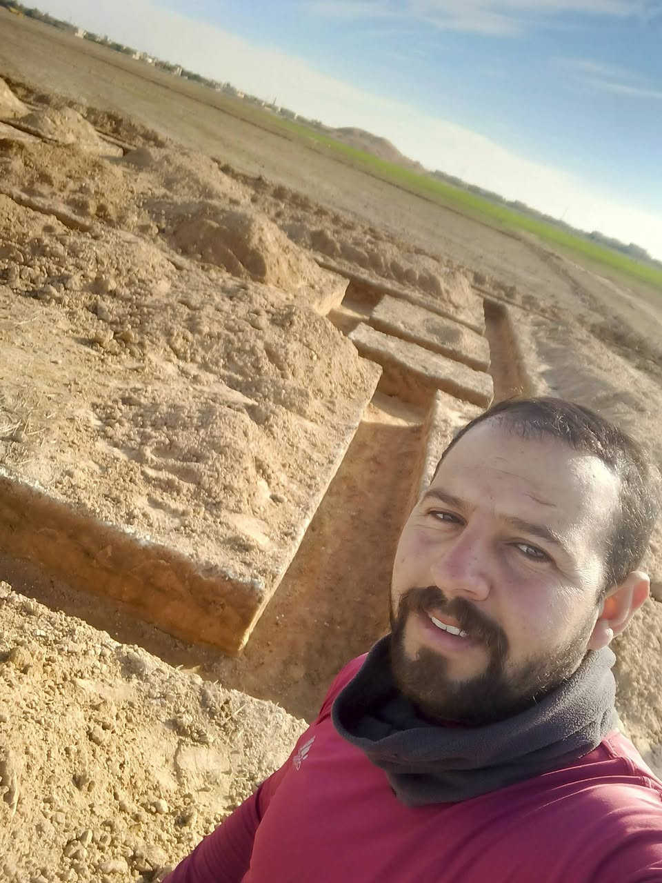 بسم الله والصلاه والسلام على سيد الأنبياء  يوجد كادر متفرغ حالين
١-  حفر أساس + دفن البتلو وتعديل 
٢-  تسفيط بلوك اساس ظاهري 
٣- حفر فتالات والمربعات والتعديل والصب
٤-تنضيف البيوت من الأنقاذ والحدائق المنزلية 
٥- تفليش + قشط 
اتصل ***********  وتدلل بأنسب الأسعار والدقة في العمل
