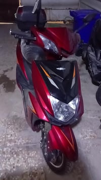 دراجة شحن كهربائيه للبيع نضيفه مع الخوذه السعر مناسب المكان البياع حي ...